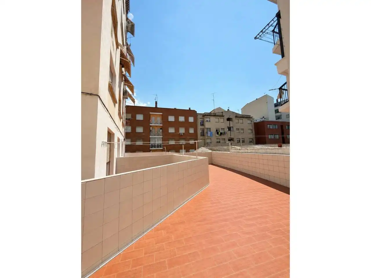Vista exterior de Piso en venta en  Logroño con Calefacción, Parquet y Terraza