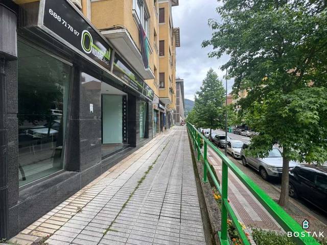Local comercial en Alquiler en Laudio / Llodio