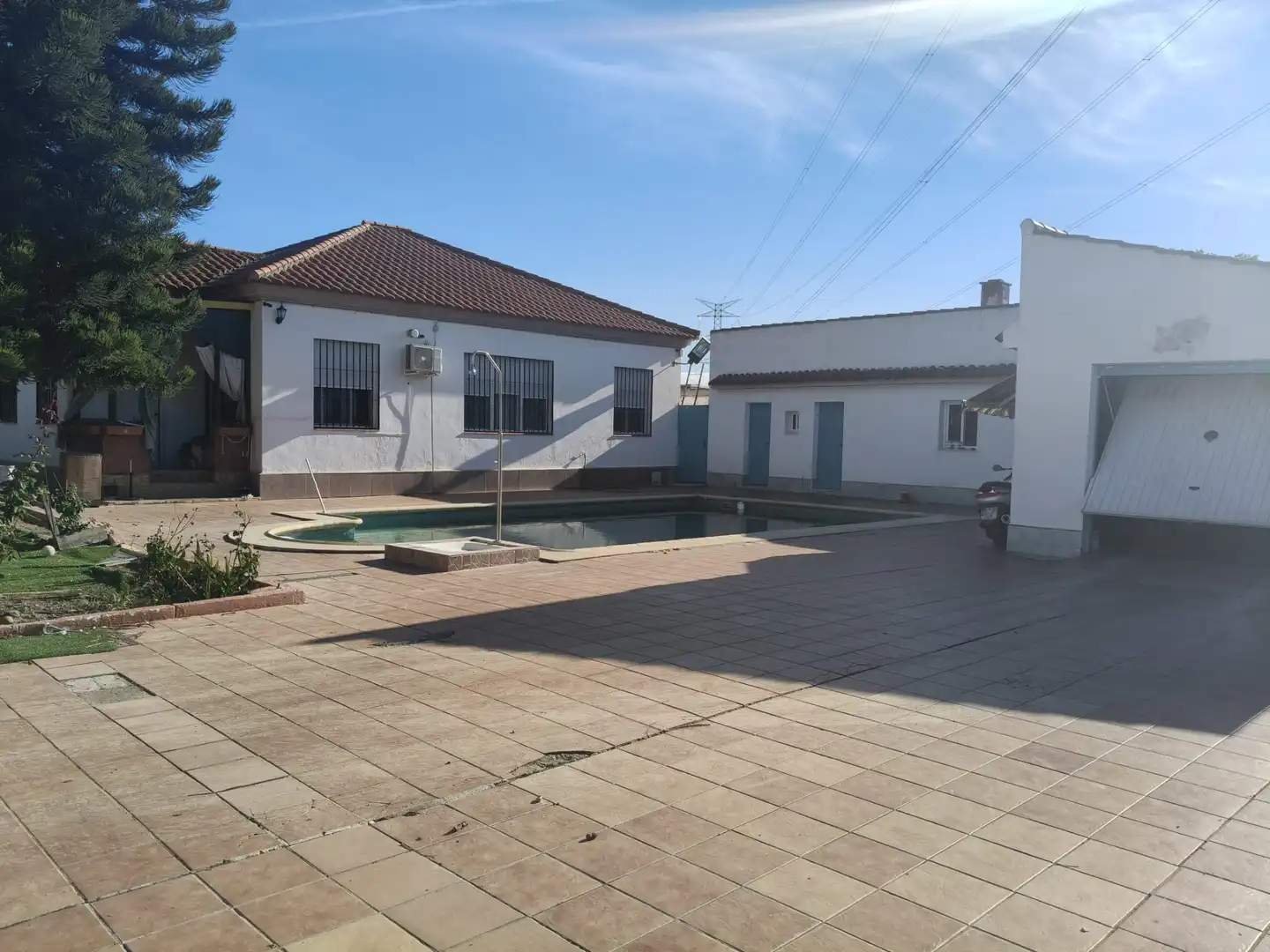 Detached house with pool for sale in Avenida del Convento 12, imagen 3