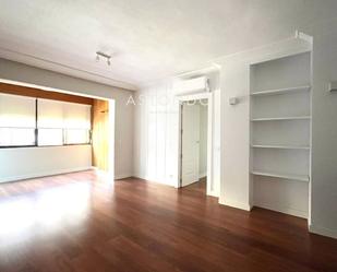 Living room of Flat to rent in  Madrid Capital  with Air Conditioner and Heating