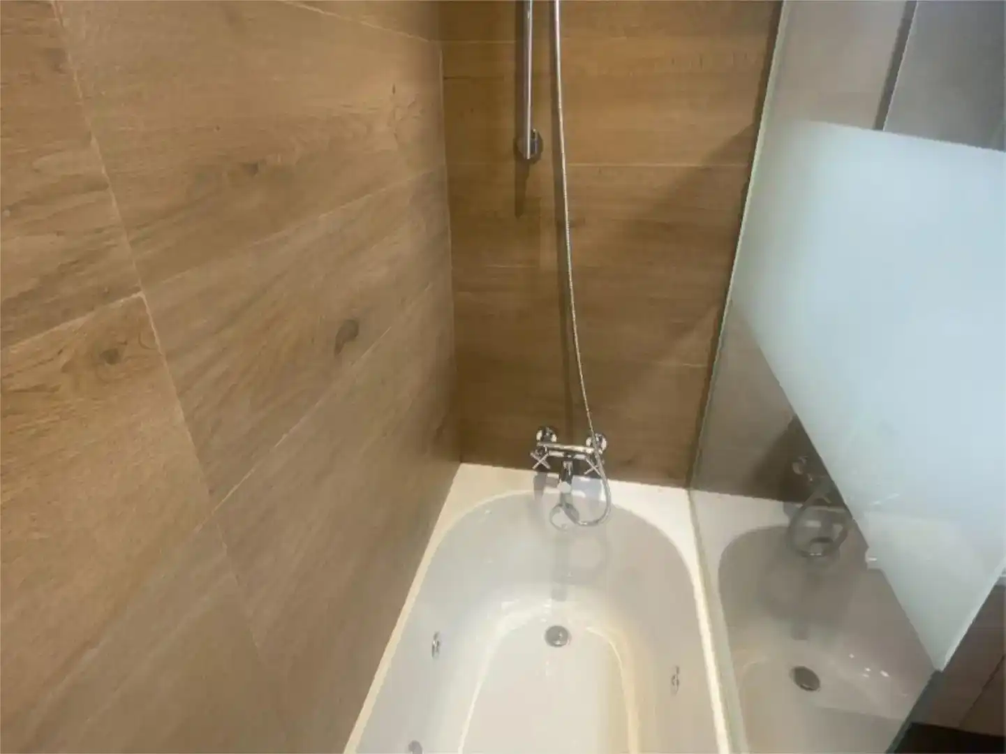 Badezimmer von Wohnung zum Verkauf in Calafell mit Klimaanlage, Schwimmbad und Balkon