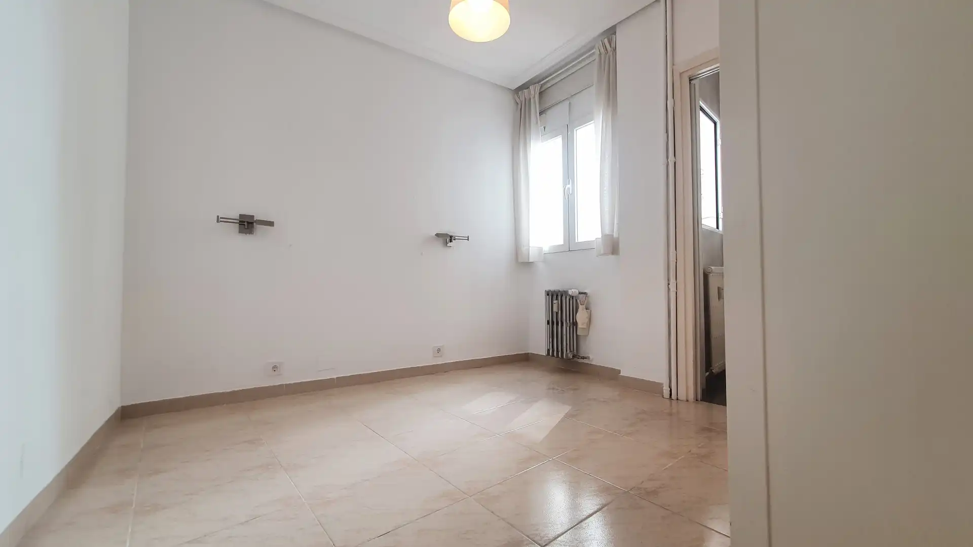 Flat for rent in Calle de San Bernardo, Universidad - Malasaña
