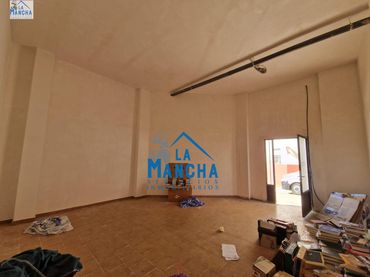Locale commerciale in vendita a Calle COLON 23