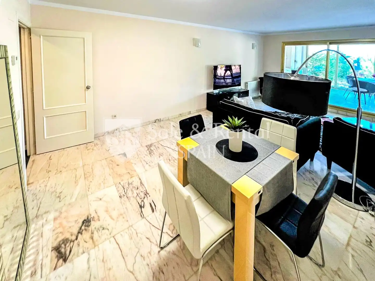 Außenansicht von Wohnung zum Verkauf in Sant Feliu de Guíxols mit Heizung, Privatgarten und Terrasse