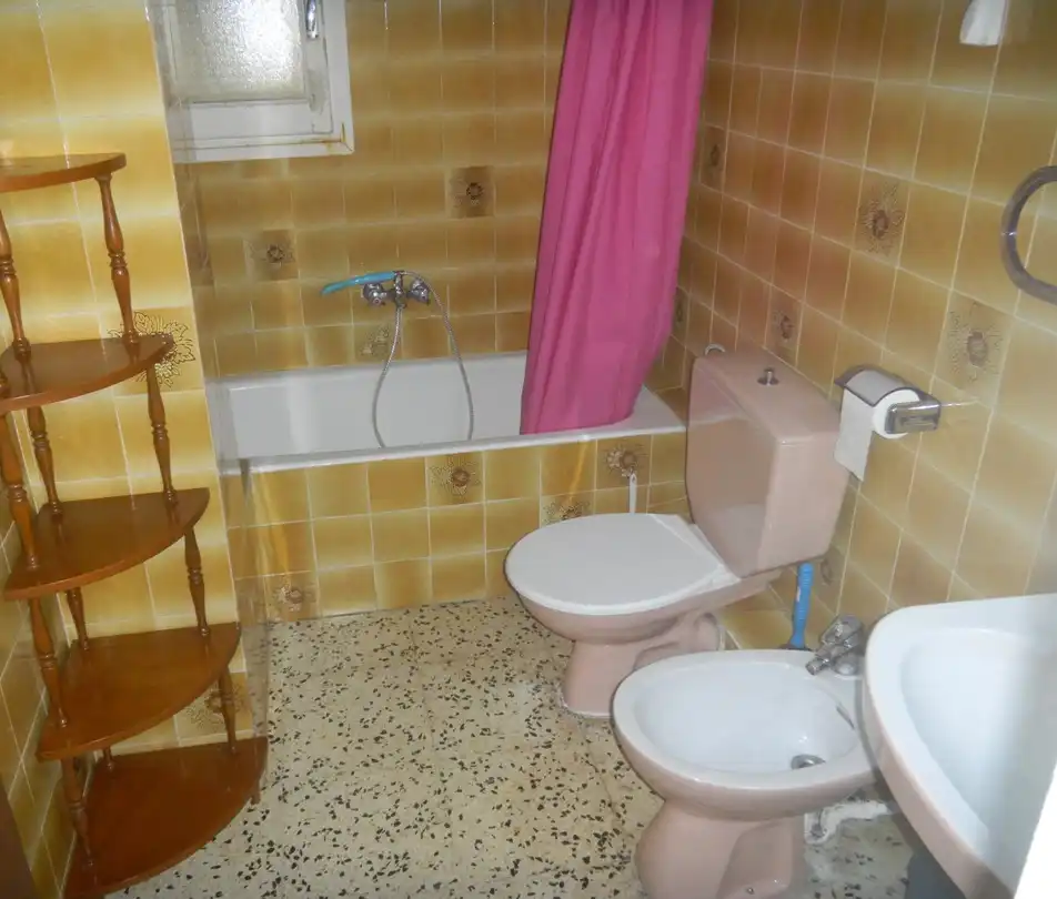 Baño de Piso de alquiler en Tarragona con Terraza, Amueblado y Horno