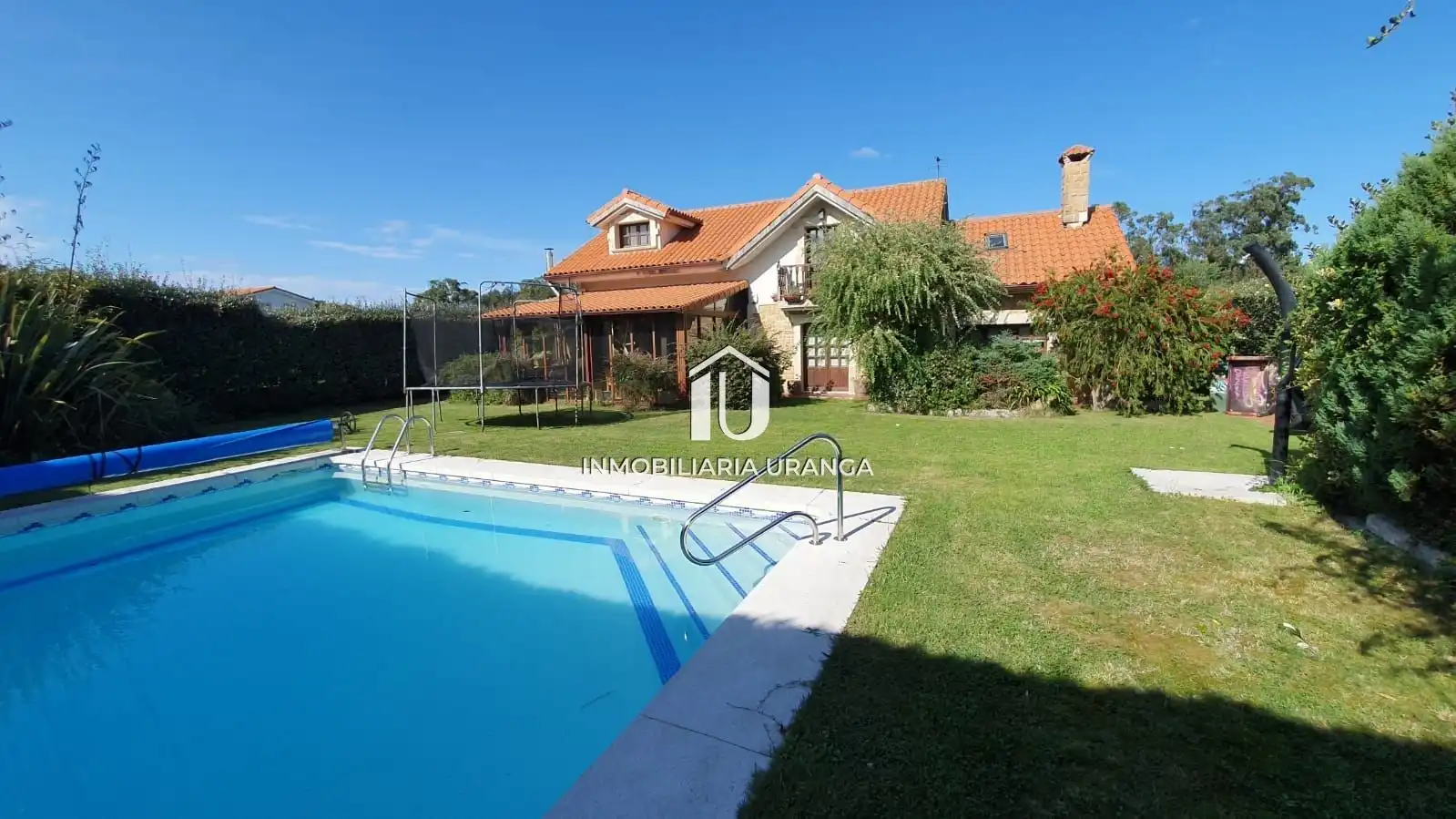 Vista exterior de Casa o xalet en venda en Ribamontán al Mar amb Calefacció, Jardí privat i Terrassa