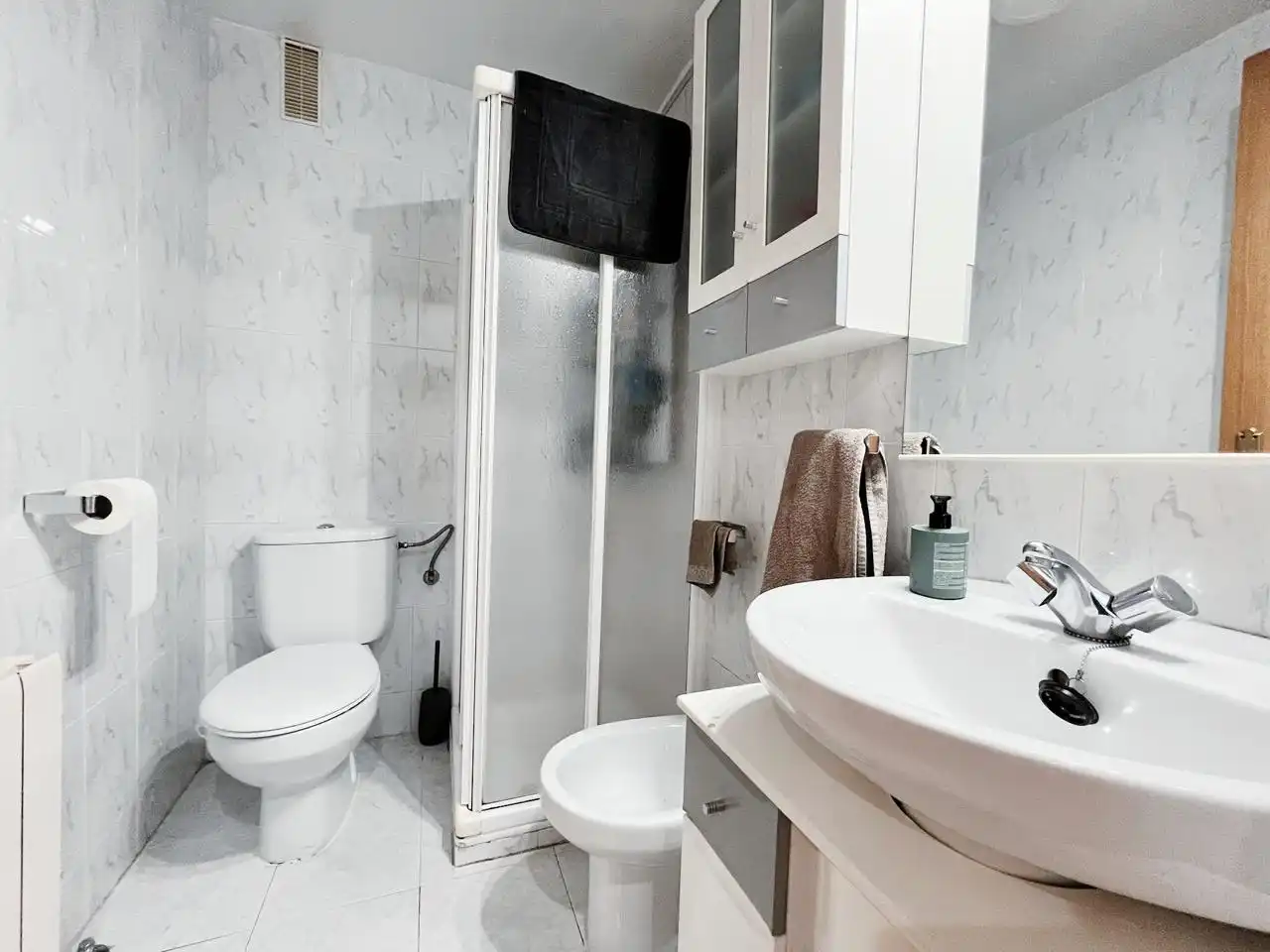 Bathroom of Flat for sale in Madrid  with Air Conditioner, Heating and Terrace