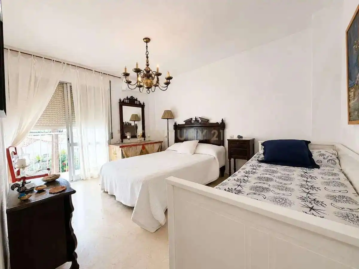 Dormitori de Casa adosada en venda en Mijas amb Aire condicionat, Jardí privat i Piscina