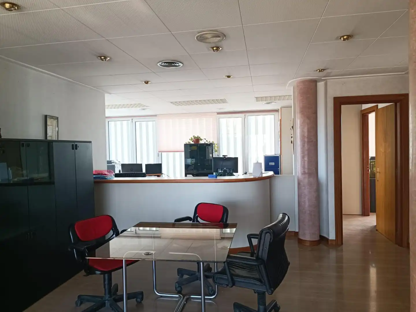Oficina de lloguer en Cornellà del Terri