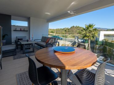 Apartamento con balcón en venta en Selwo