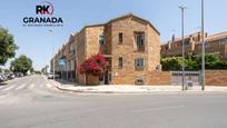 Vista exterior de Casa adosada en venda en  Granada Capital amb Aire condicionat, Terrassa i Piscina