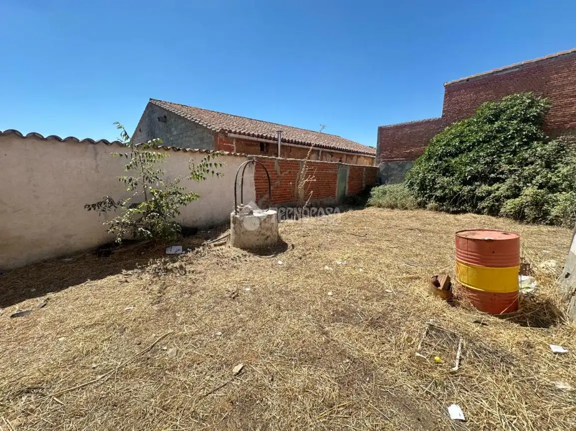Casa adosada en venda a Usanos