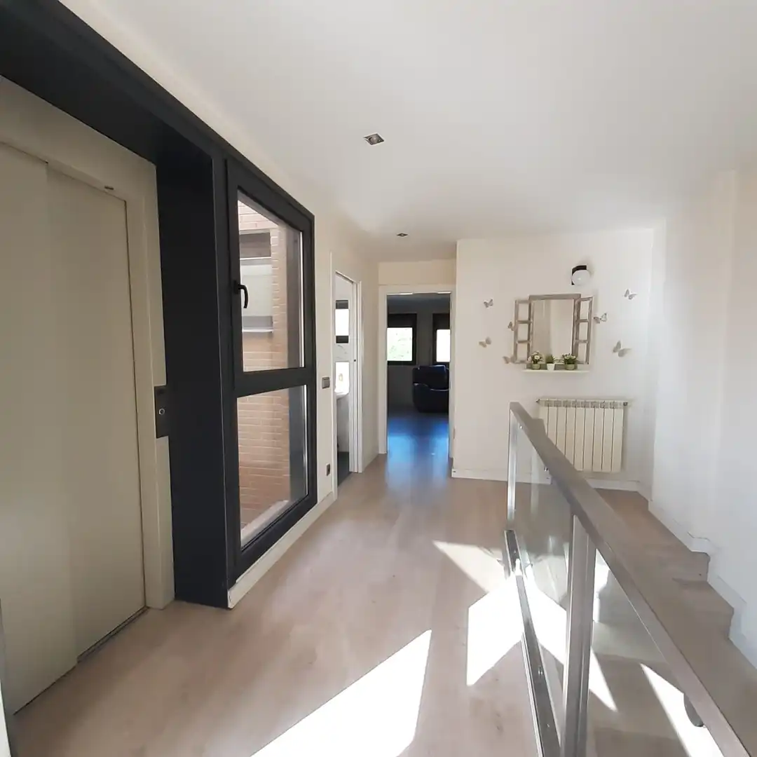 Einfamilien-Reihenhaus zum Verkauf in Esteribar mit Heizung, Privatgarten und Terrasse