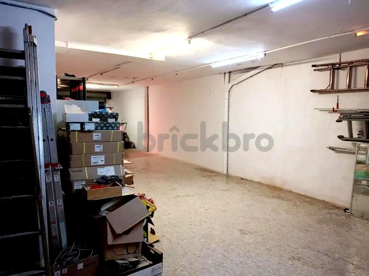 Commercial properties for rent in Esplugues de Llobregat  with Air Conditioner