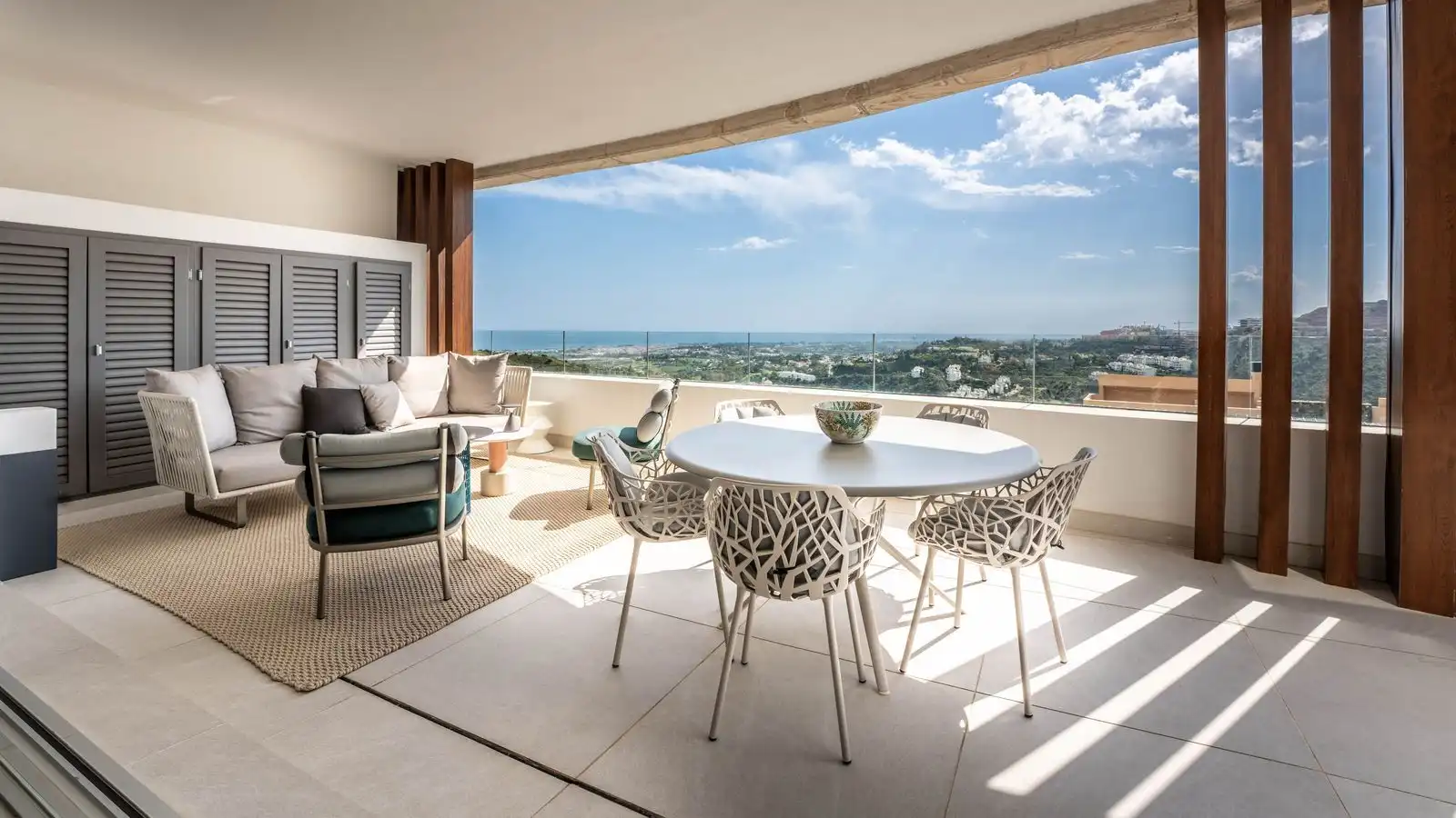 Terrasse von Wohnung zum Verkauf in Benahavís mit Terrasse, Abstellraum und Möbliert