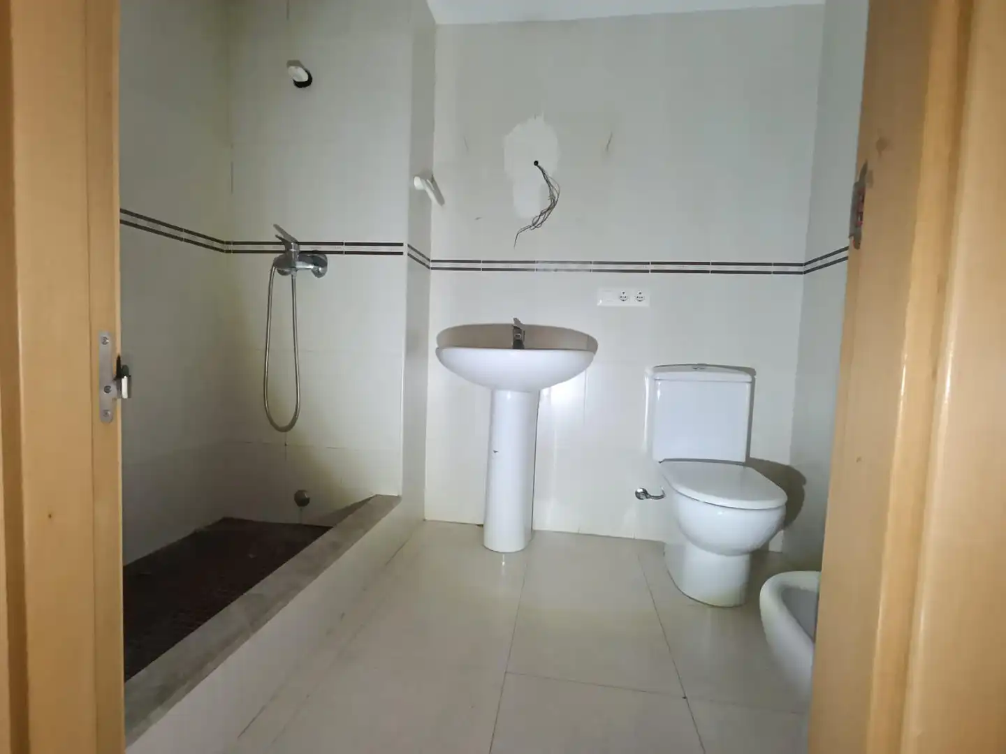 Bany de Apartament en venda en Figueres amb Terrassa