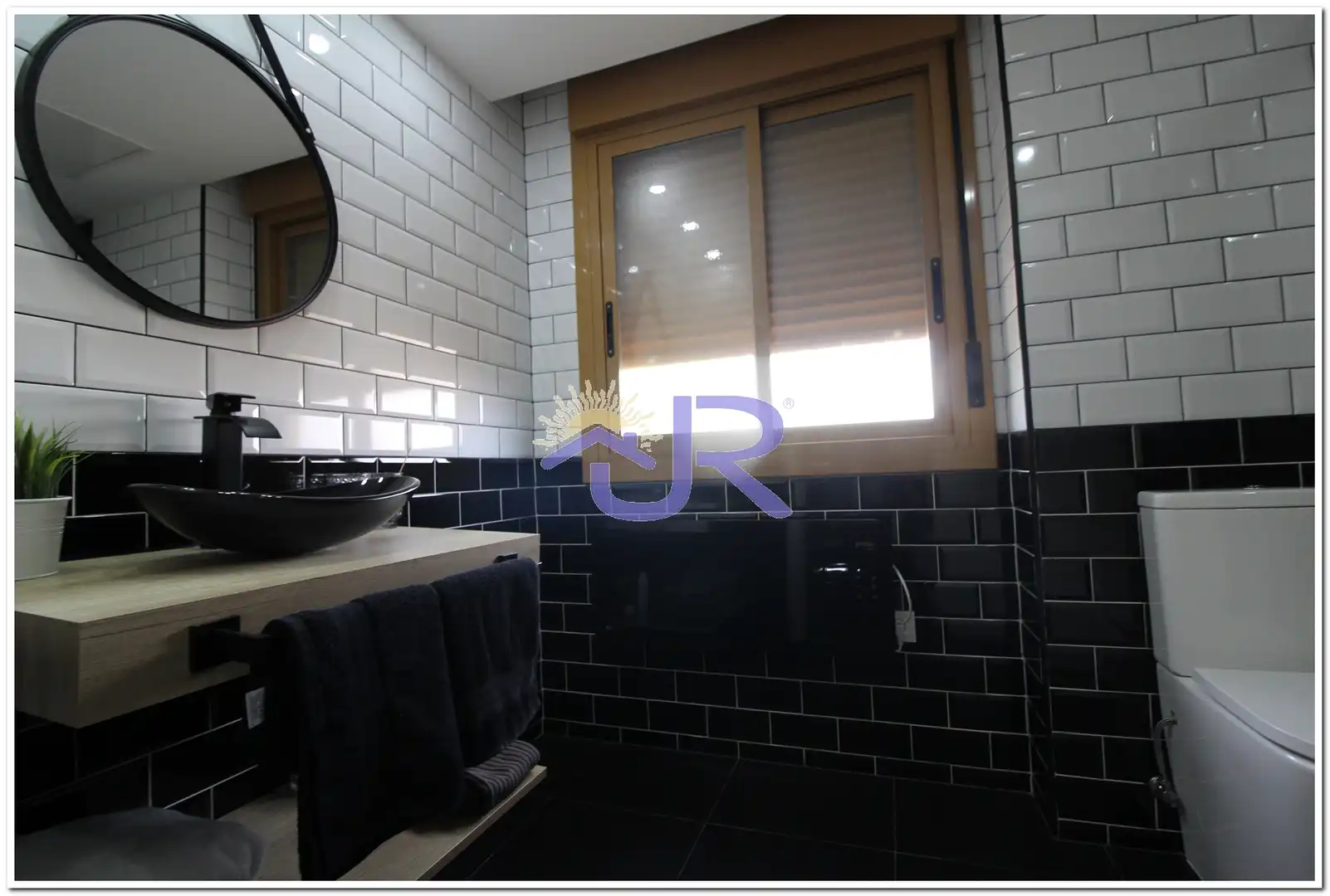 Bathroom of Houses for sale in Paracuellos de Jarama  with Air Conditioner, Private garden and Swimming Pool