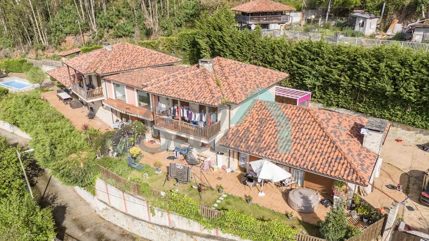 Vista exterior de Casa o chalet en venta en Oviedo  con Calefacción, Jardín privado y Parquet