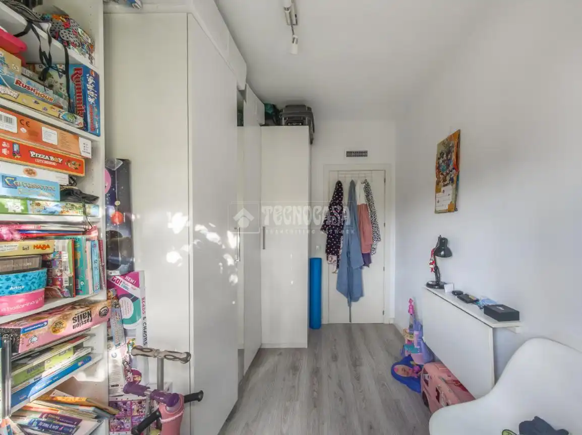 Bedroom of Flat for sale in Madrid  with Air Conditioner and Heating