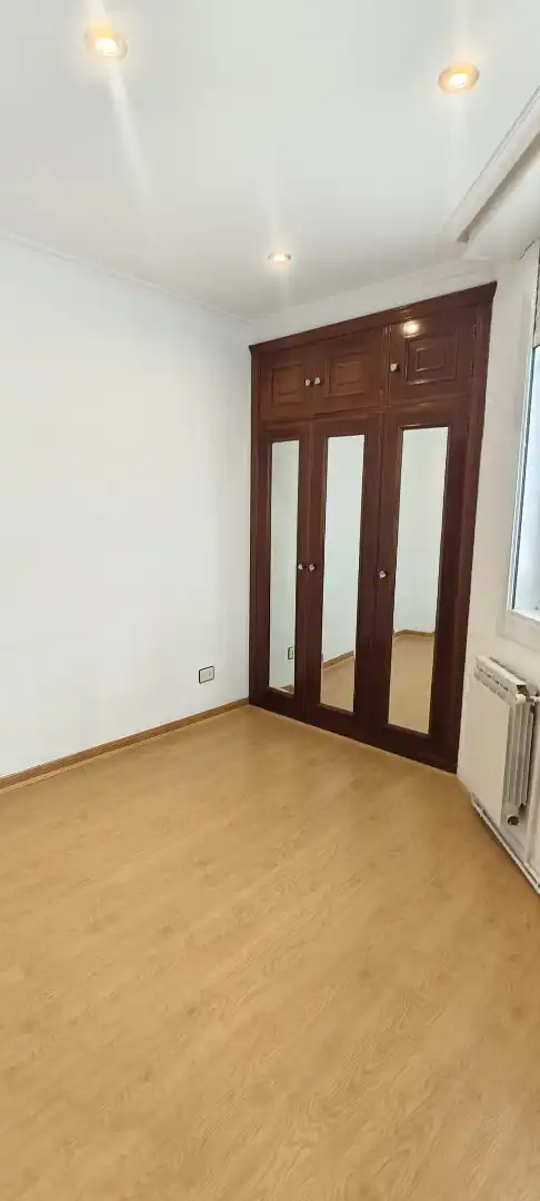 Dormitori de Pis en venda en A Coruña Capital  amb Calefacció i Forn