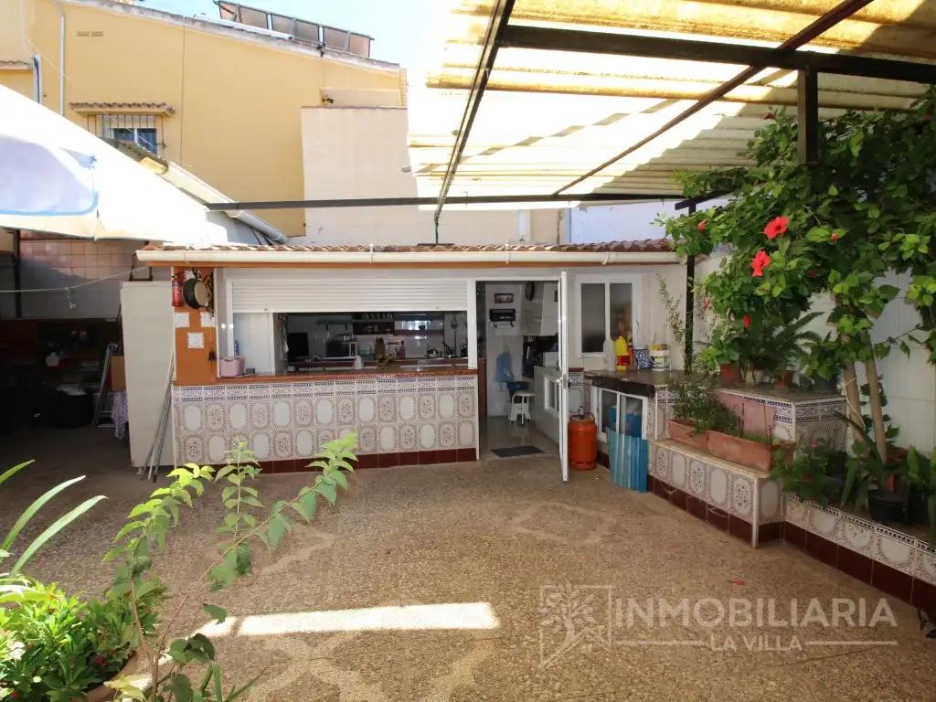 Cuina de Casa o xalet en venda en Alhaurín de la Torre amb Aire condicionat, Forn i Rentadora