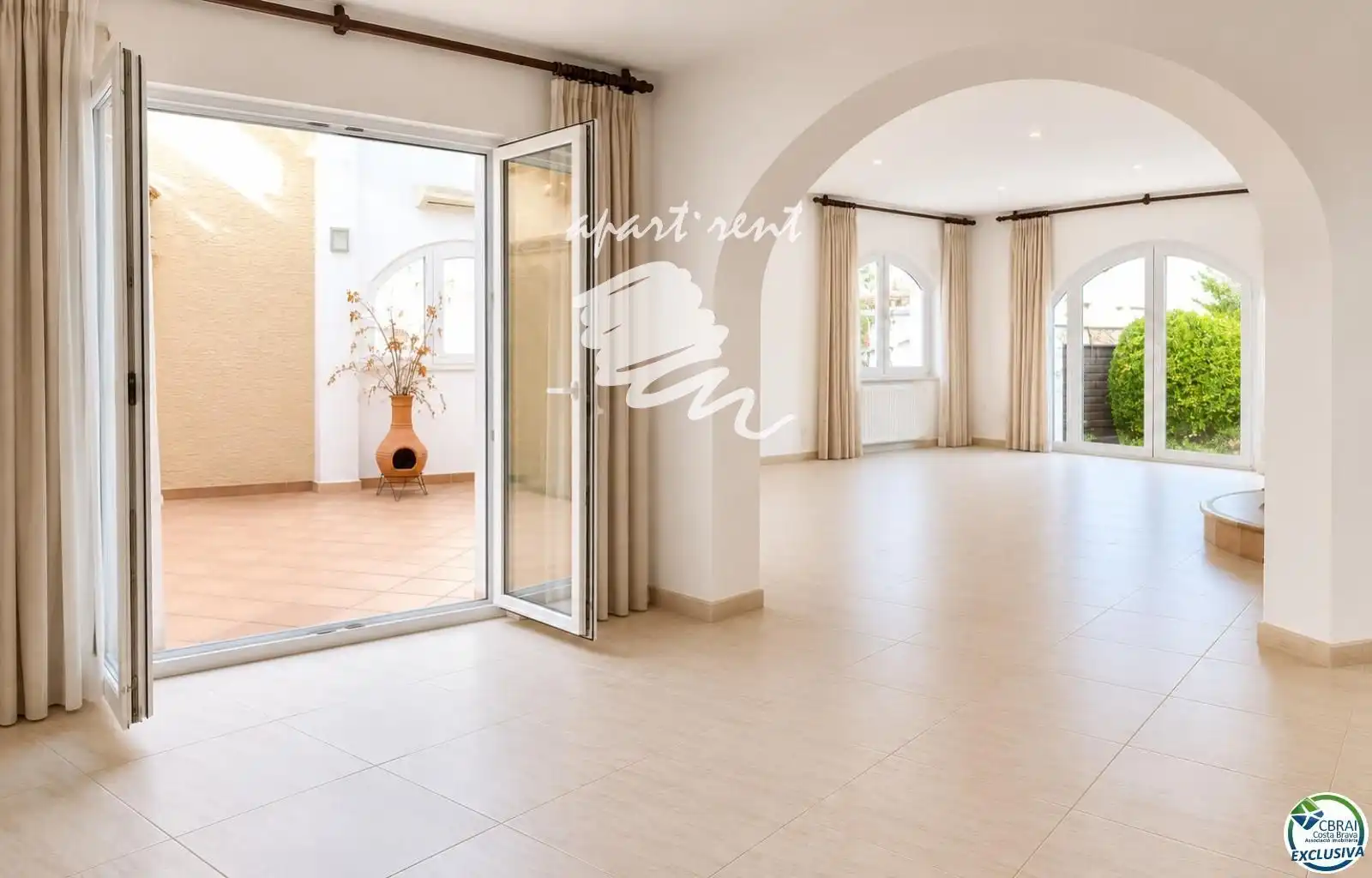 Houses for sale in Empuriabrava  with Air Conditioner, Heating and Terrace