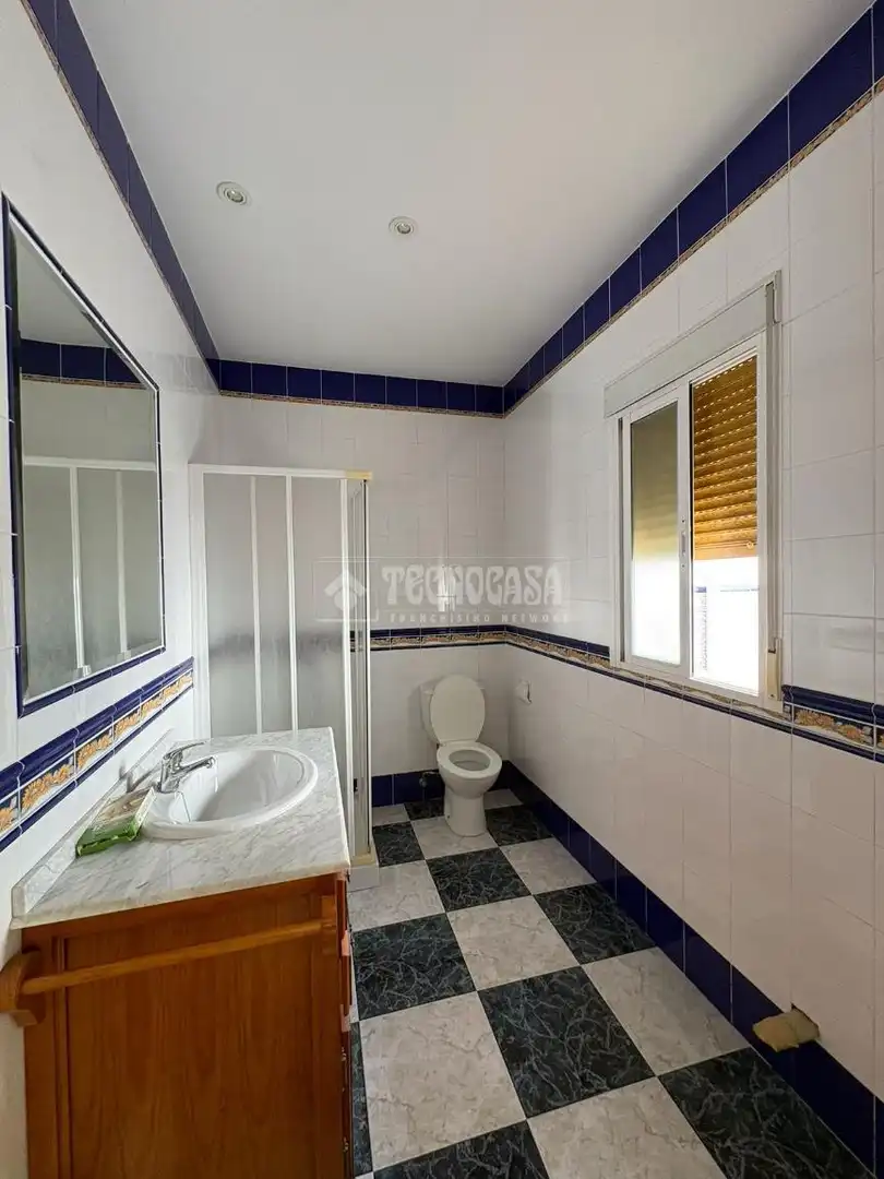 Baño de Casa adosada en venta en Marmolejo con Aire acondicionado y Calefacción