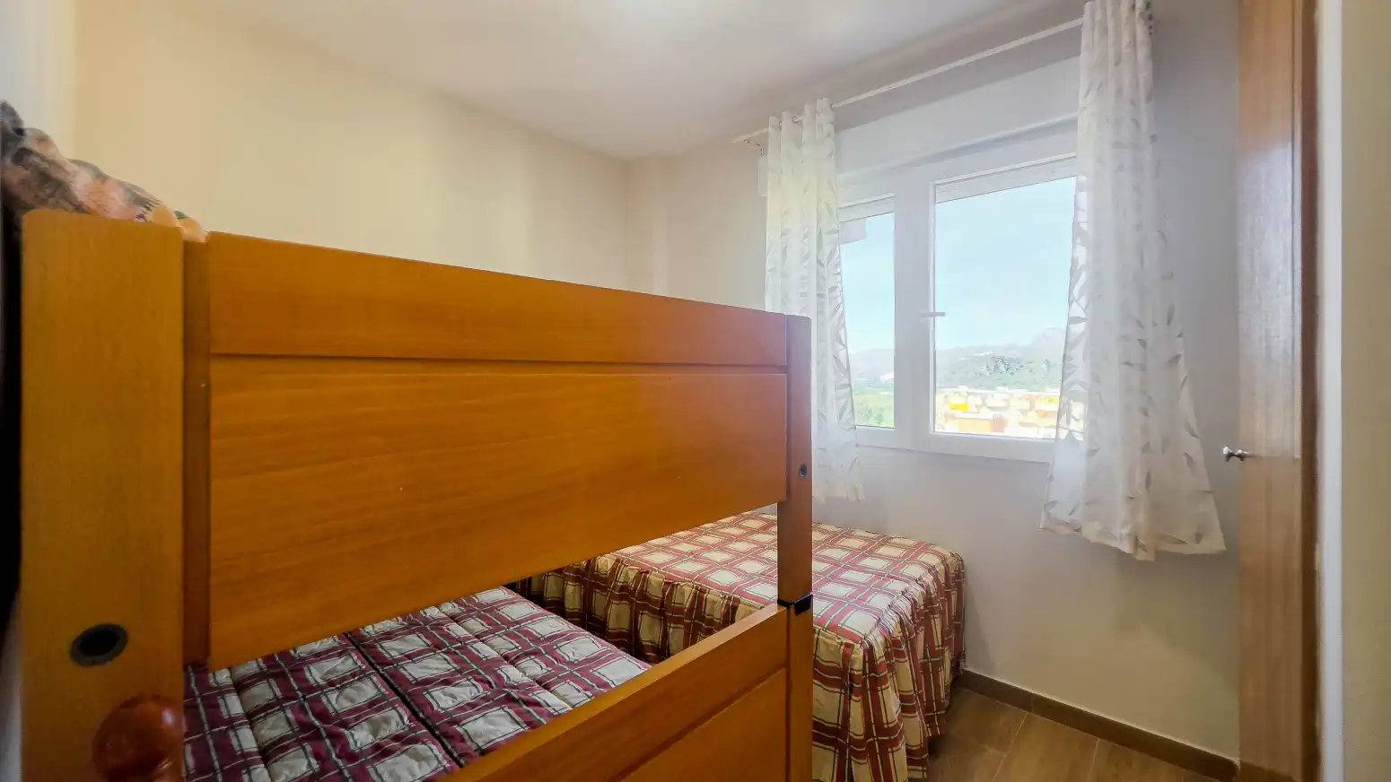 Dormitori de Pis en venda en Gandia amb Aire condicionat, Calefacció i Jardí privat
