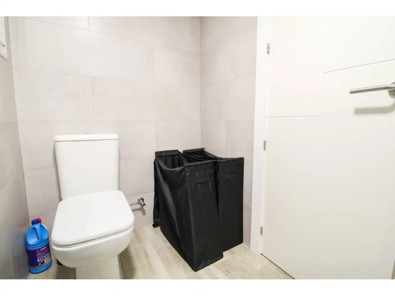Badezimmer von Wohnung zur Miete in Barcelona mit Parkett, Möbliert und Alarm