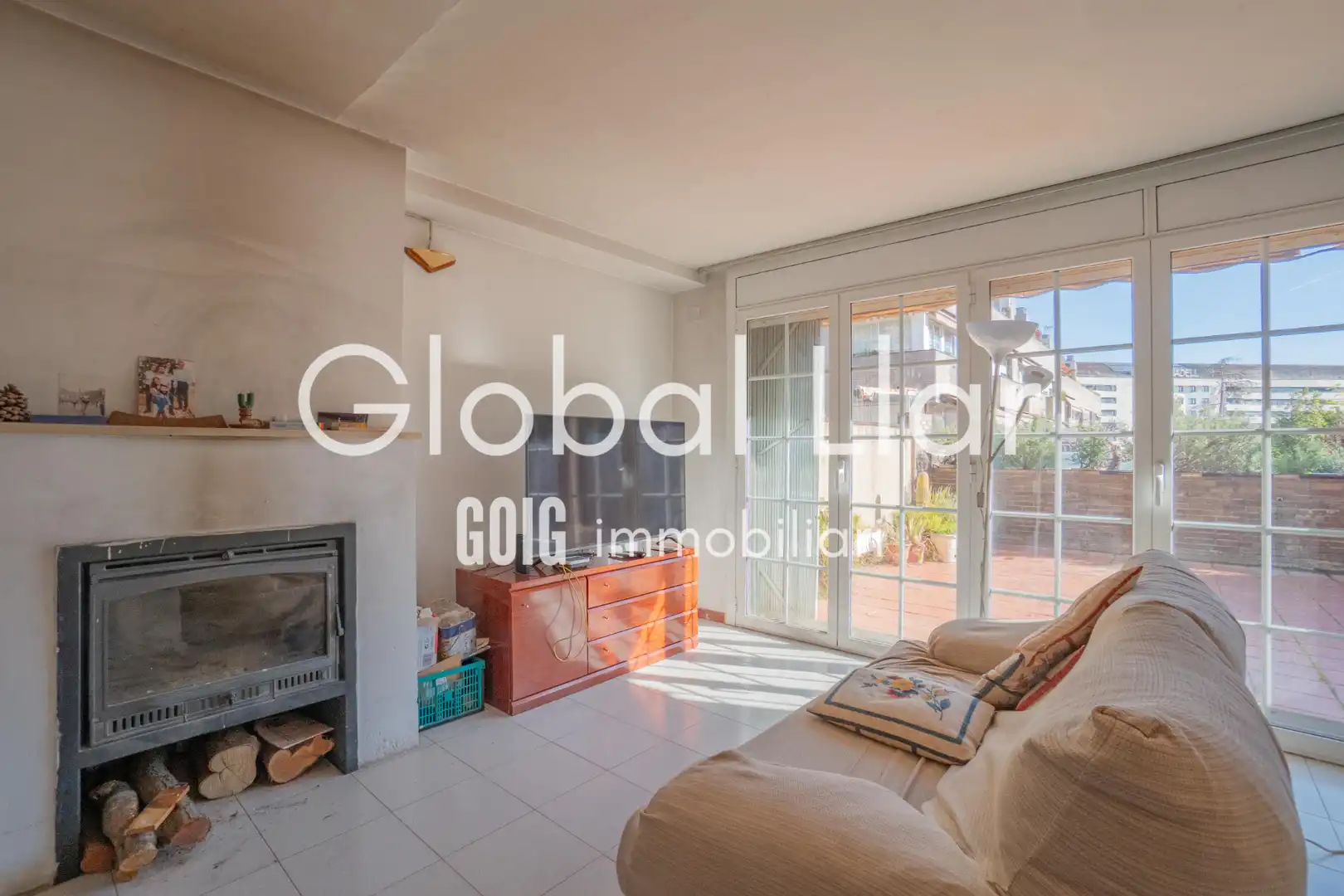 Sala de estar de Casa adosada en venta en Sabadell con Aire acondicionado, Calefacción y Parquet