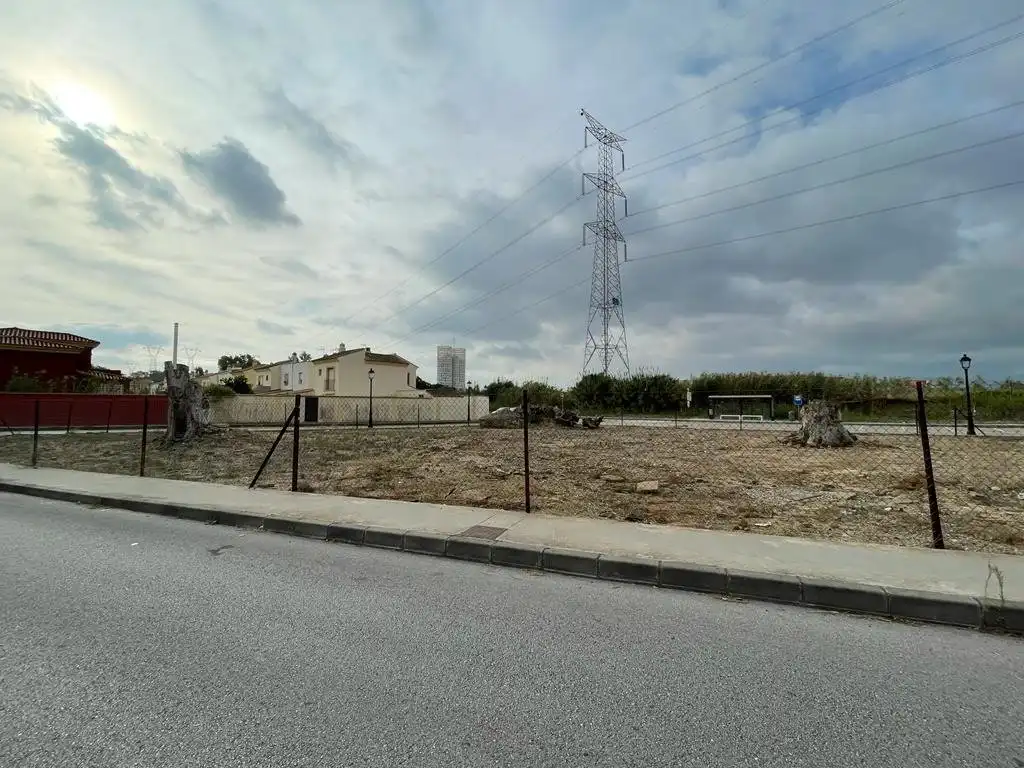 Wohnbaugrundstück zum Verkauf in Los Barrios