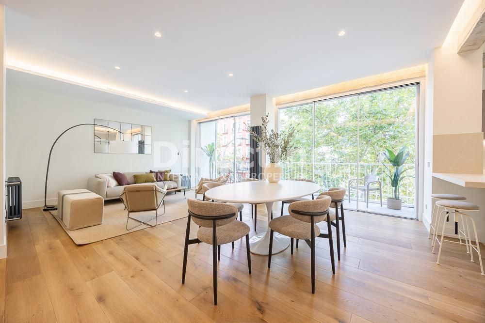 Dining room of Flat for sale in  Madrid Capital  with Air Conditioner, Heating and Terrace
