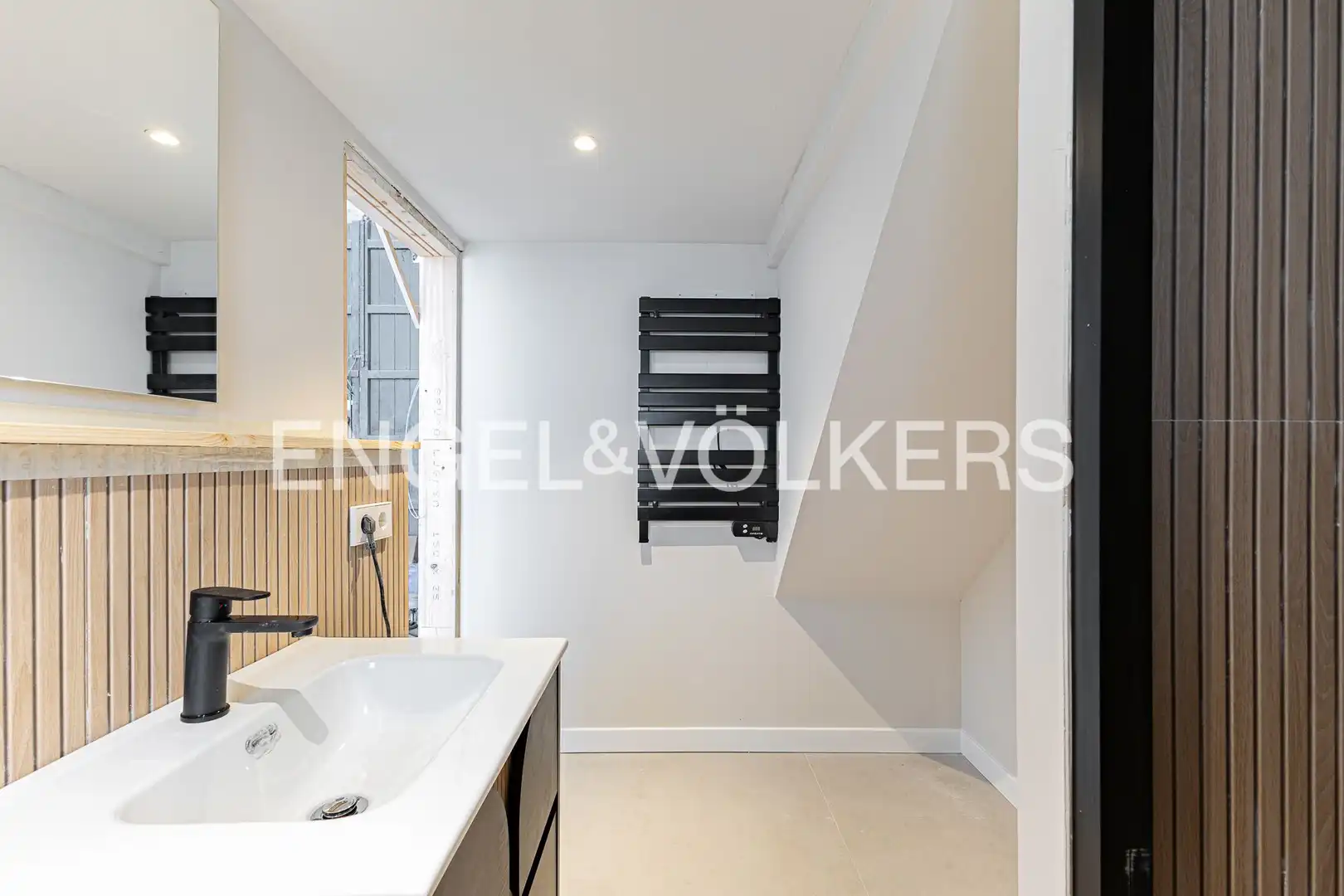 Houses for sale in Barcelona  with Air Conditioner, Heating and Private garden