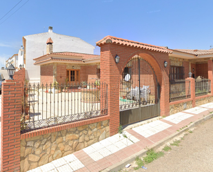 Vista exterior de Casa o xalet en venda en La Albuera amb Terrassa