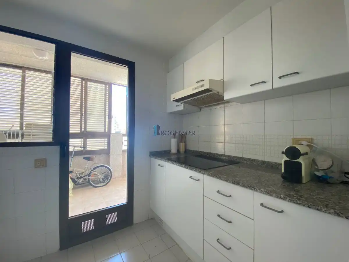 Cocina de Apartamento de alquiler en Benicasim / Benicàssim con Amueblado y Piscina comunitaria