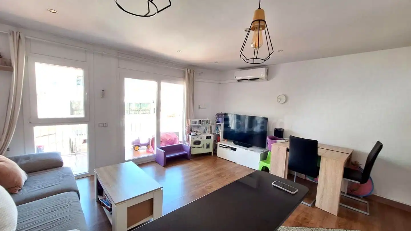 Sala d'estar de Pis en venda en Argentona amb Aire condicionat i Balcó
