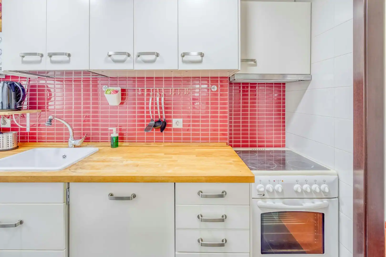 Küche von Wohnung zur untervermieten in Valencia mit Klimaanlage, Möbliert und Waschmaschine