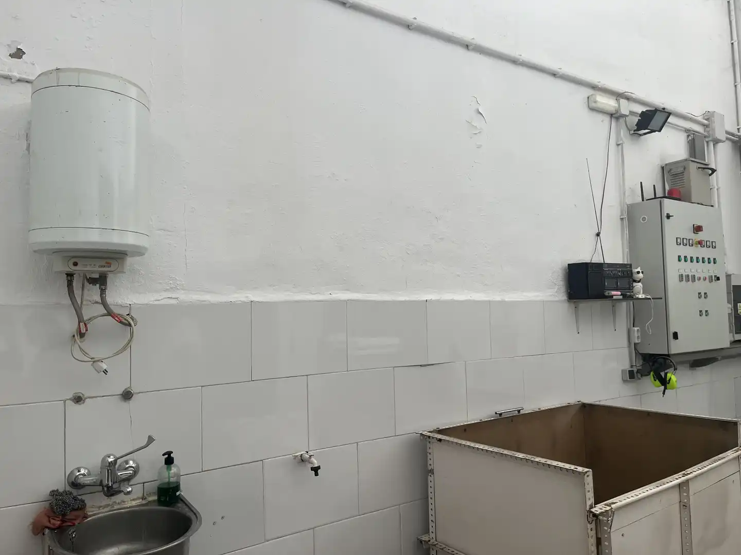 Bathroom of Industrial buildings for sale in La Malahá