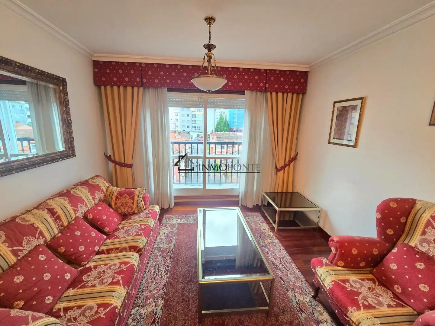 Living room of Flat for rent in Pontevedra Capital   with Heating, Oven and Washing machine