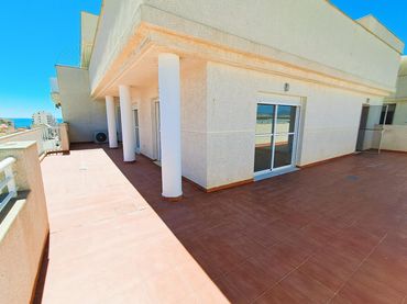 Ático con balcón en venta en Las Lomas - Las Yucas