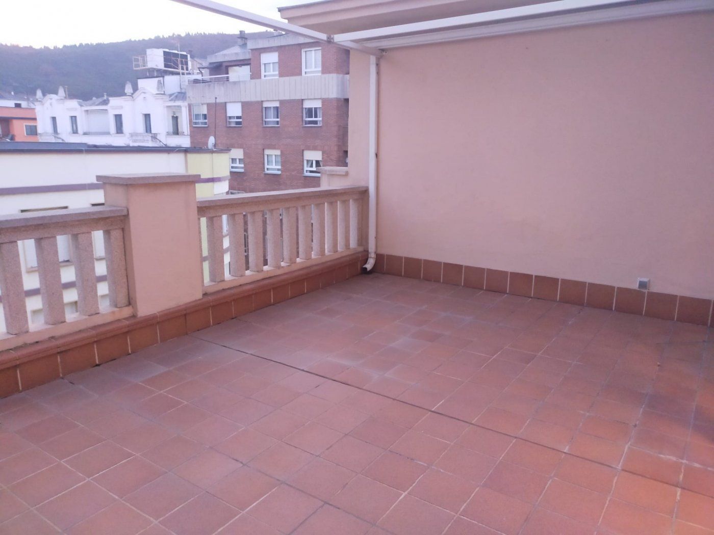 Terrassa de Àtic de lloguer en Ponferrada amb Calefacció, Terrassa i Moblat