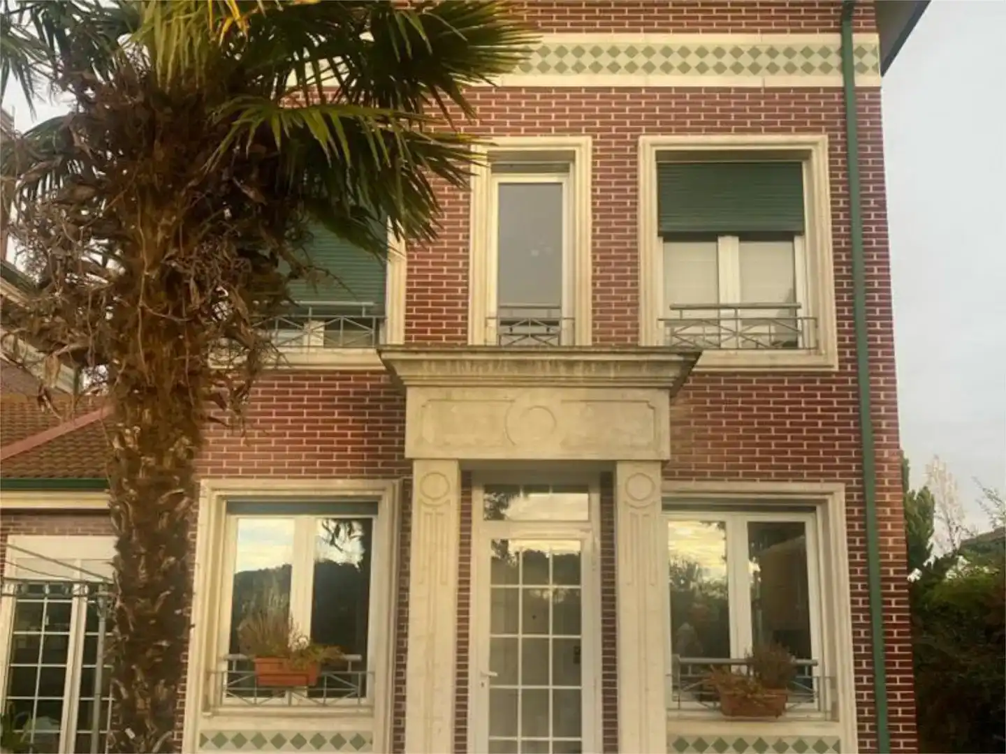Vista exterior de Pis en venda en Grijota amb Jardí privat, Parquet i Piscina