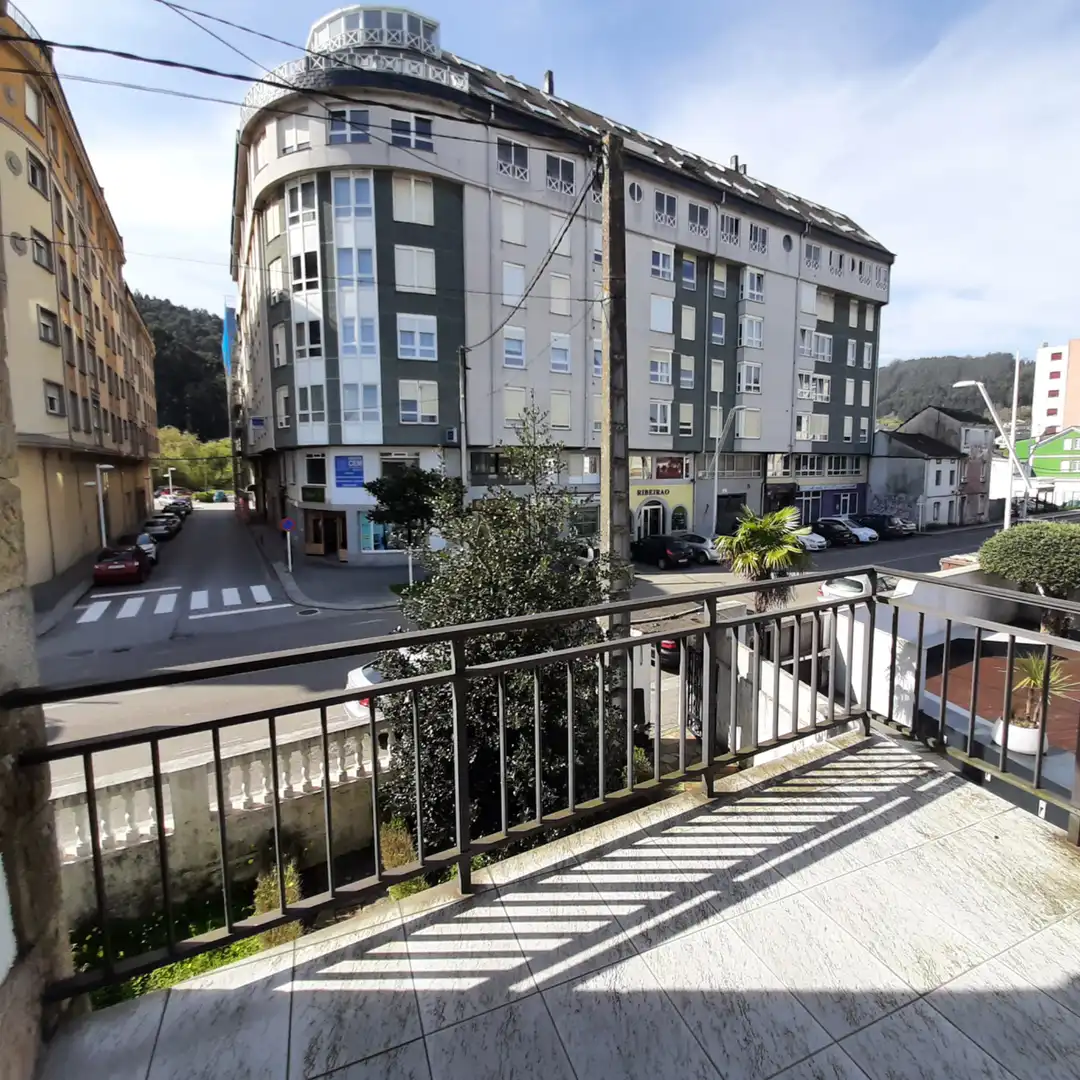 Vista exterior de Casa o chalet en venta en Viveiro con Calefacción, Jardín privado y Parquet