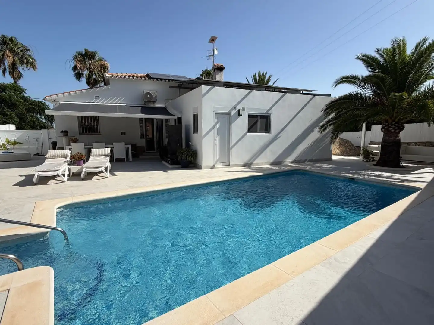 Swimming pool of Houses for sale in Dénia  with Air Conditioner, Heating and Private garden