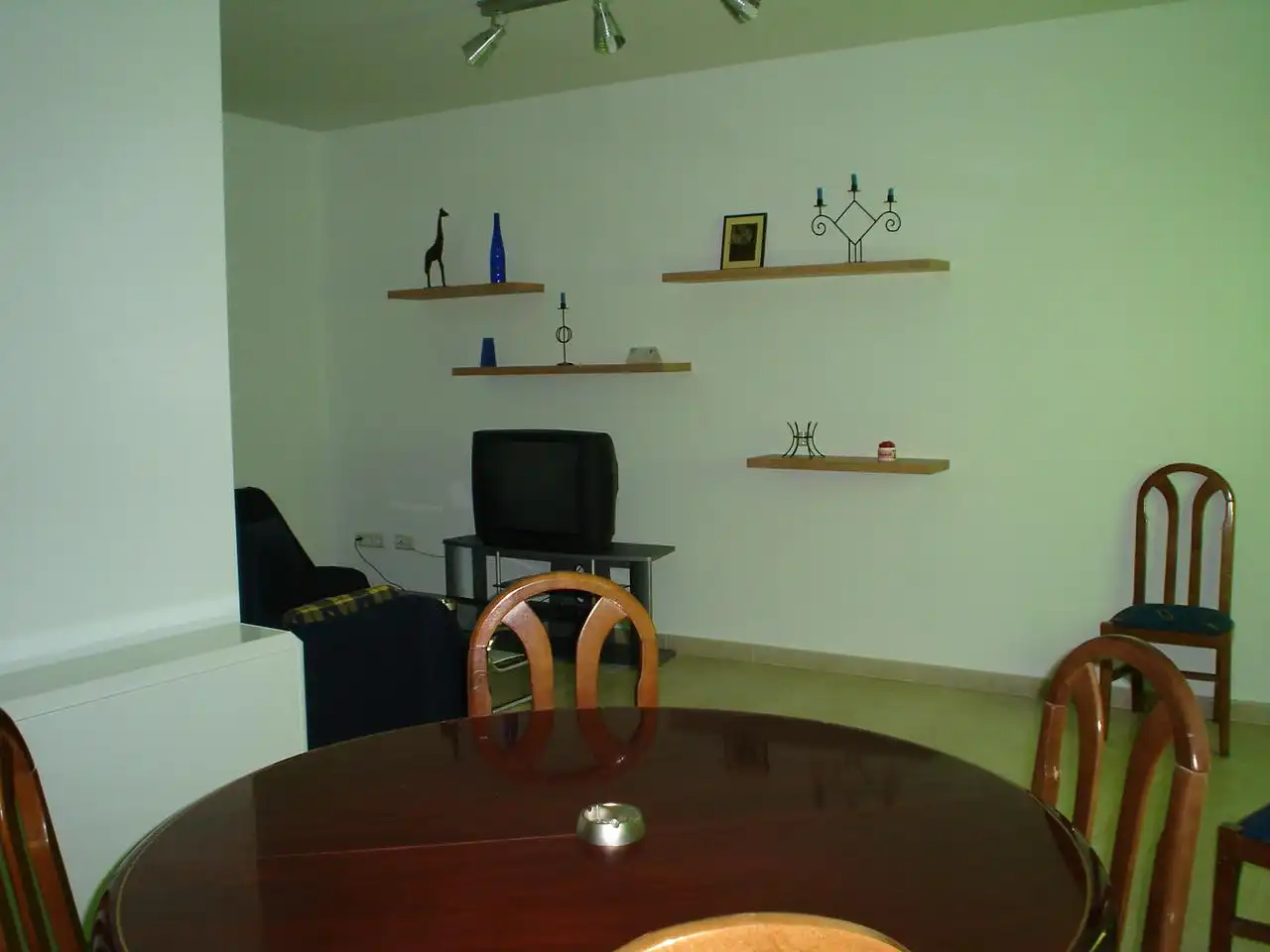 Sala d'estar de Casa o xalet en venda en Saelices amb Calefacció i Moblat