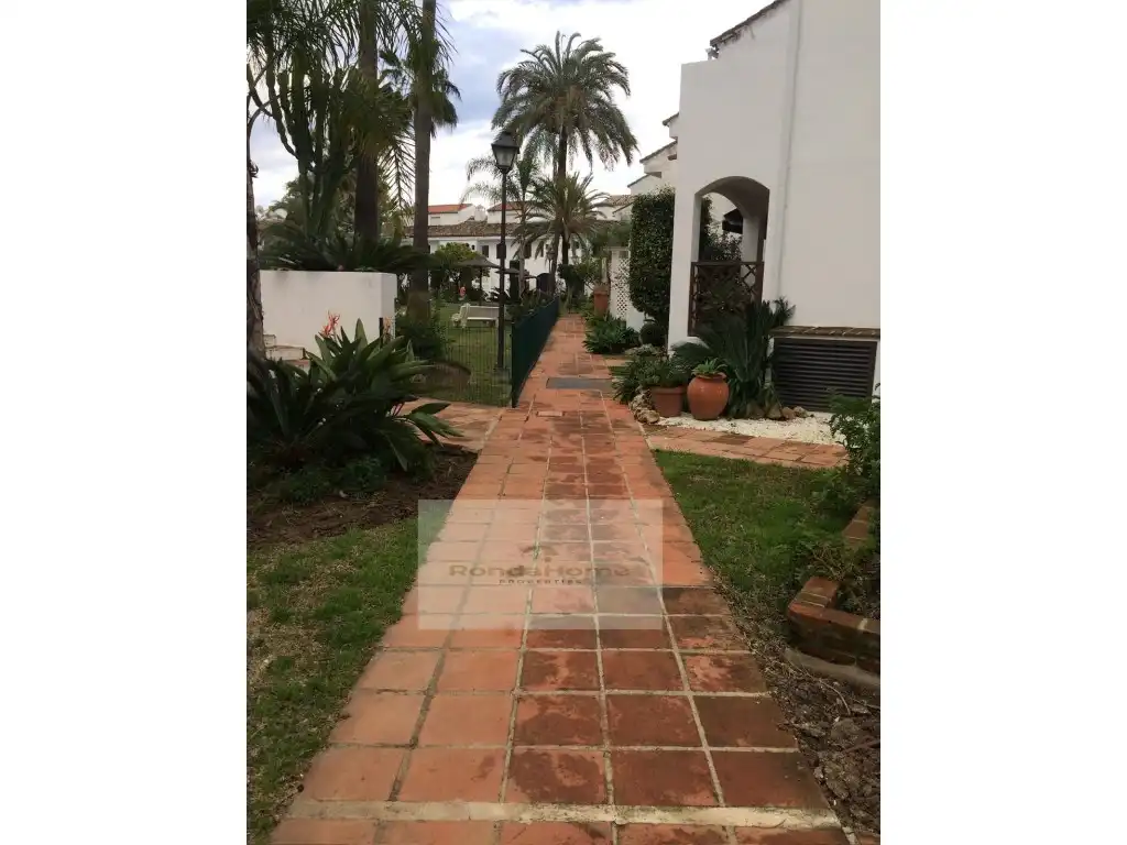 Houses for rent in Avenida Golondrinas, Atalaya - Isdabe