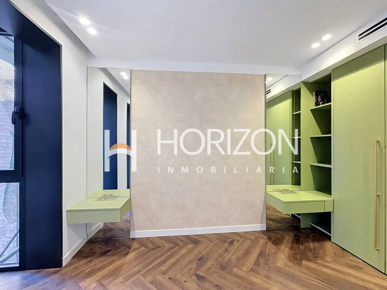 Flat for sale in Barcelona  with Air Conditioner, Heating and Parquet flooring