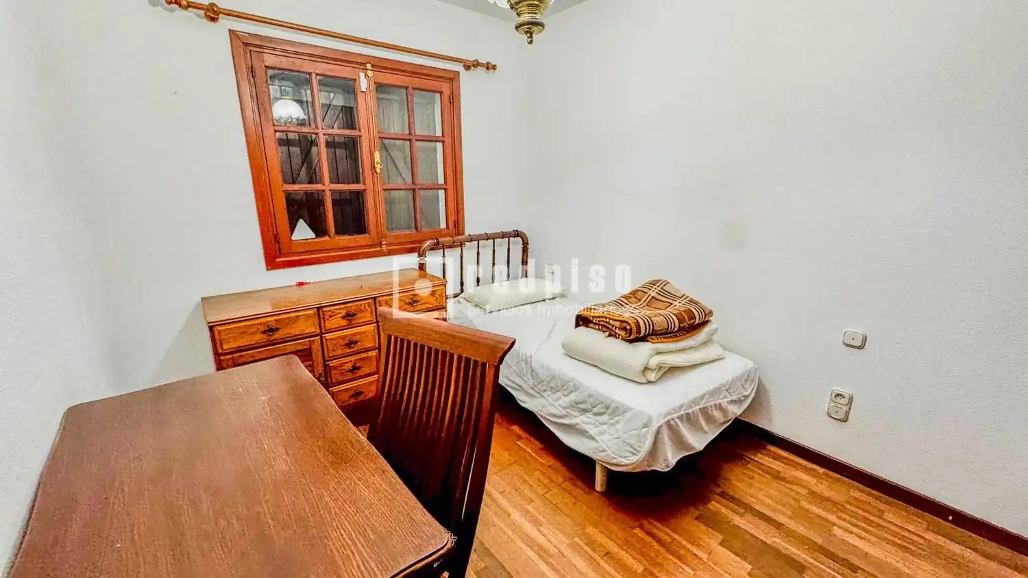 Habitación de Casa o chalet en venta en Abegondo con Parquet, Terraza y Amueblado