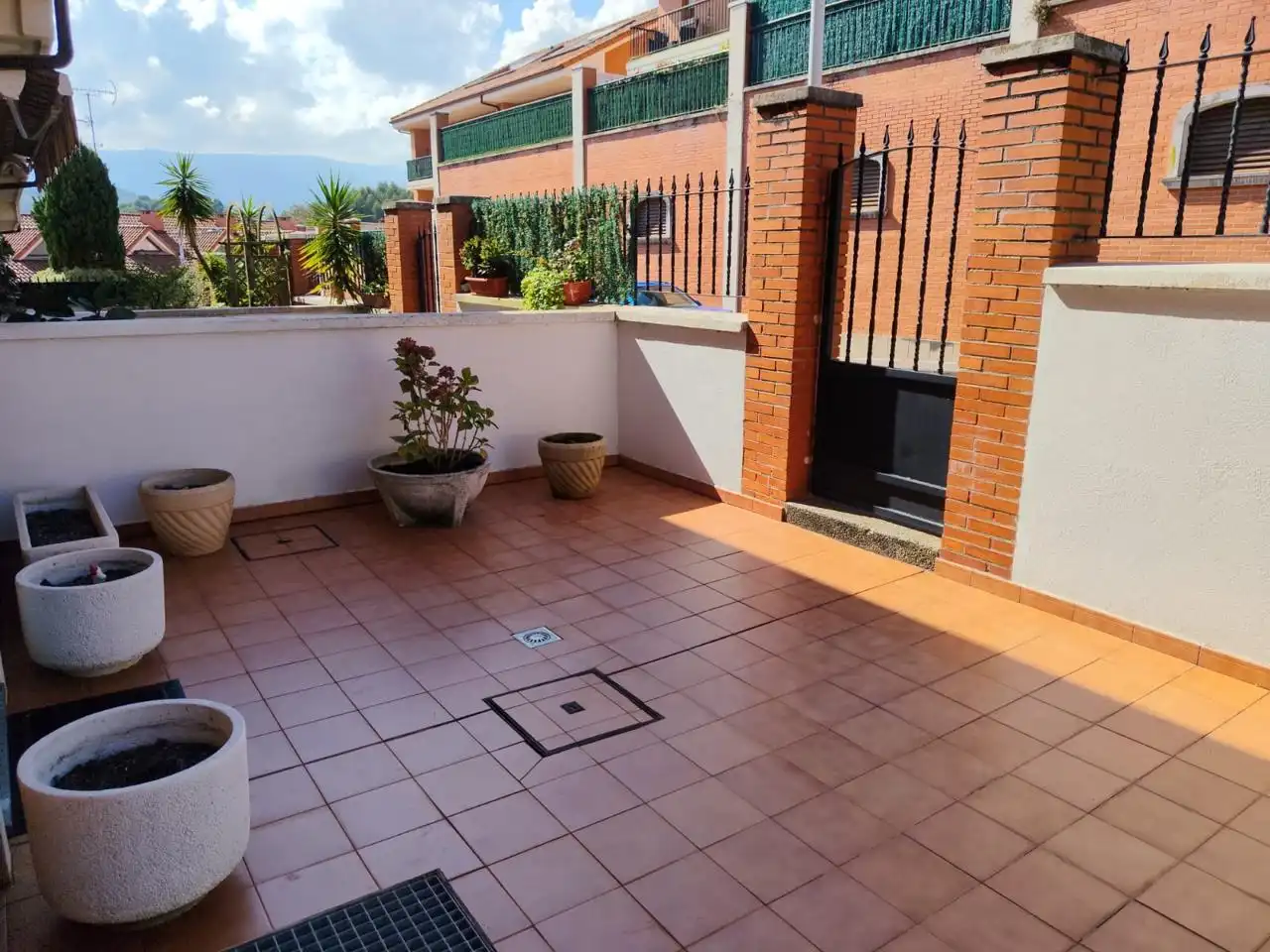 Terraced house with terrace for sale in Calle de Montecerredo 11, imagen 3