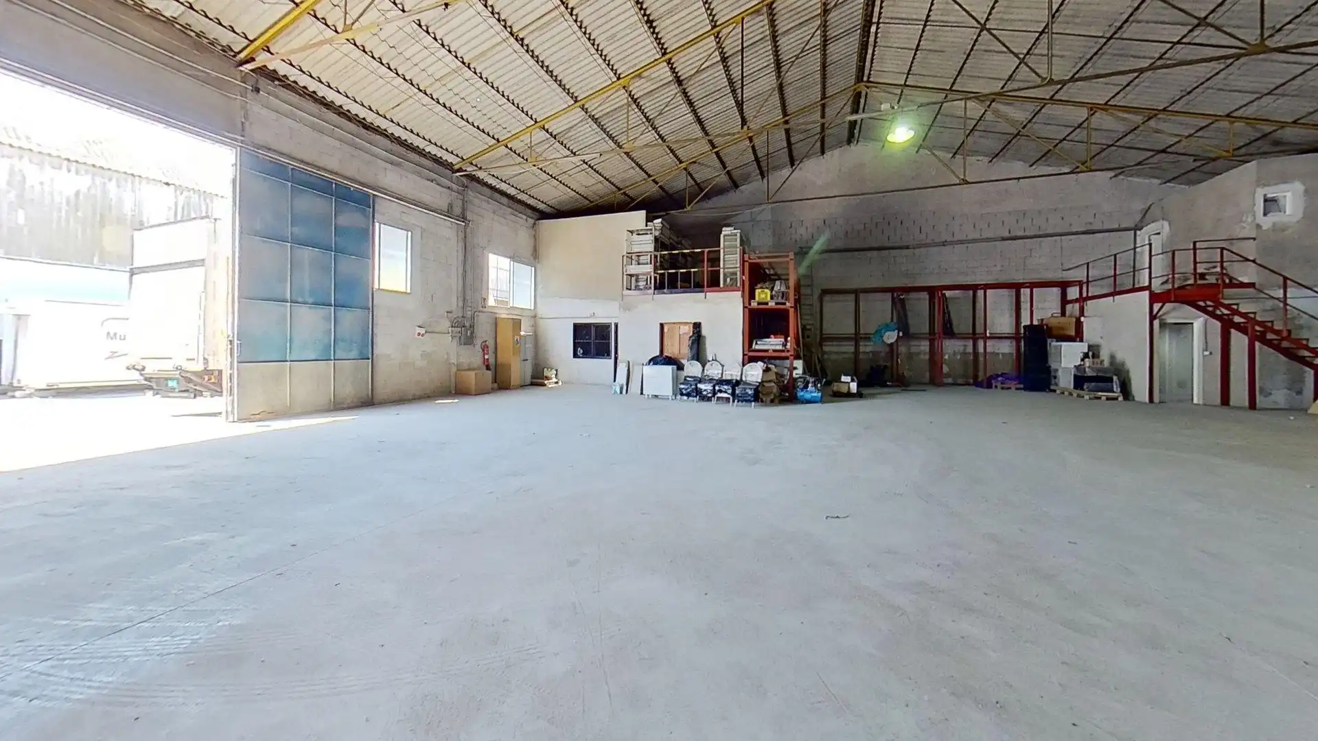 Nave industrial en venta en Alicante / Alacant con Alarma